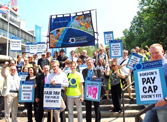 Having commandeered a bus from Hackney into Westminster MoLAS archaeologists mass with Museum of London staff under the Prospect banner outside the QE11 Conference Centre (Photo: Antony Francis)